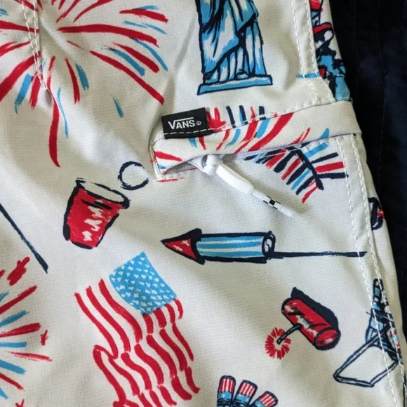 Vans Men 28 Waist NWT Era Boardshort American Fourth of July 042025 - Picture 5 of 9